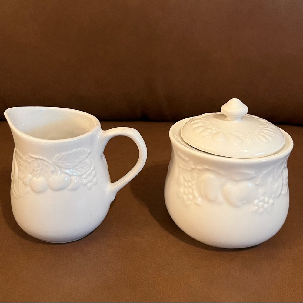 Fruit De Blanc Creamer and Sugar Bowl w/ Lid by Gibson Housewares